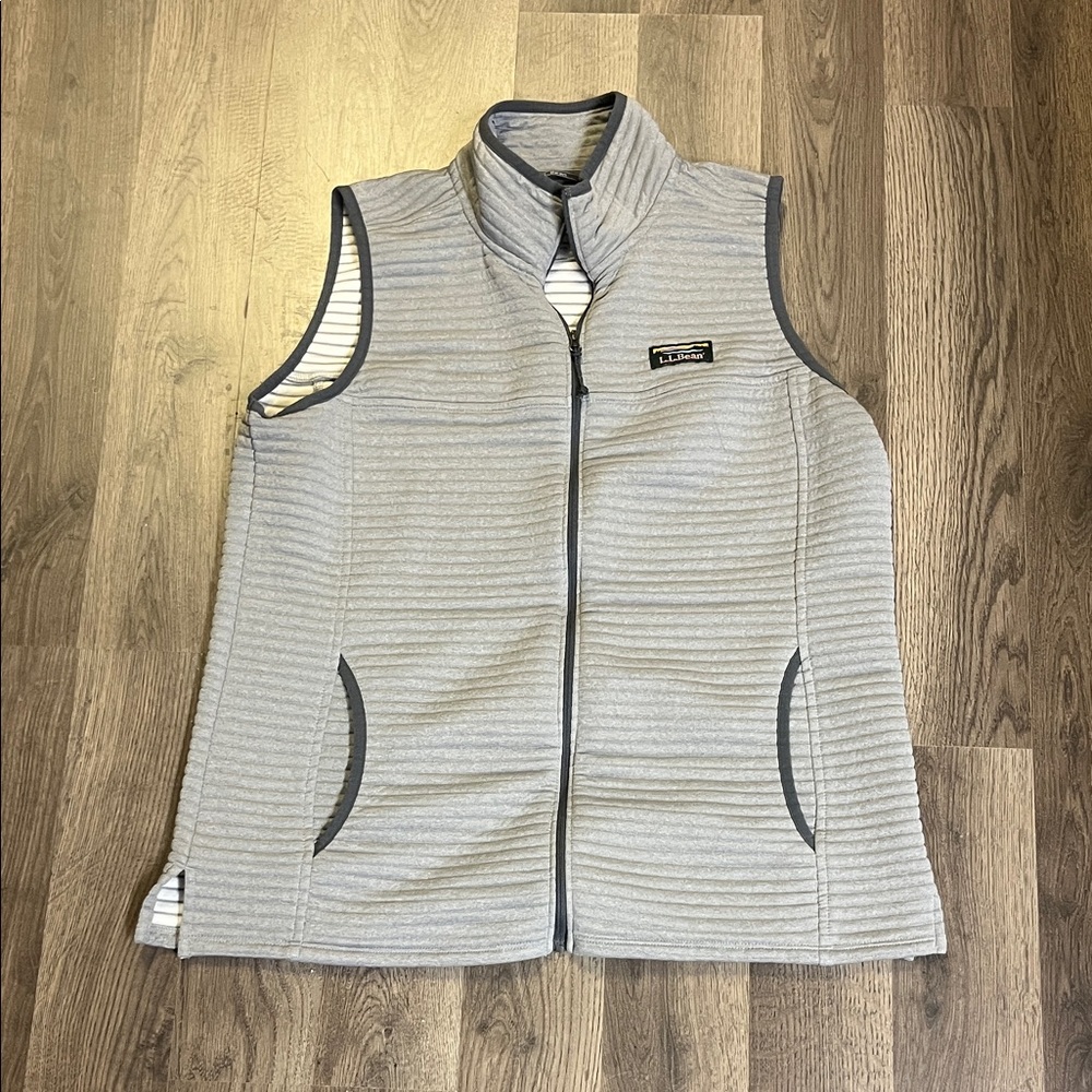L L Bean Light Gray Quilted women’s Vest adult Large